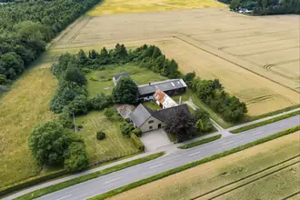 Landejendom på Kirkevej 10, Teestrup, 4690 Haslev