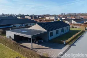 Villa på Møddebro Parkvej 217, 8355 Solbjerg