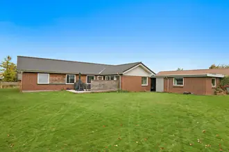 Villa på Søndermarken 4, Søften, 8382 Hinnerup
