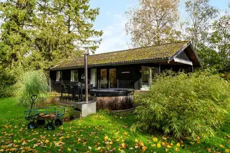 Fritidshus på Drosselvejen 25, 4872 Idestrup