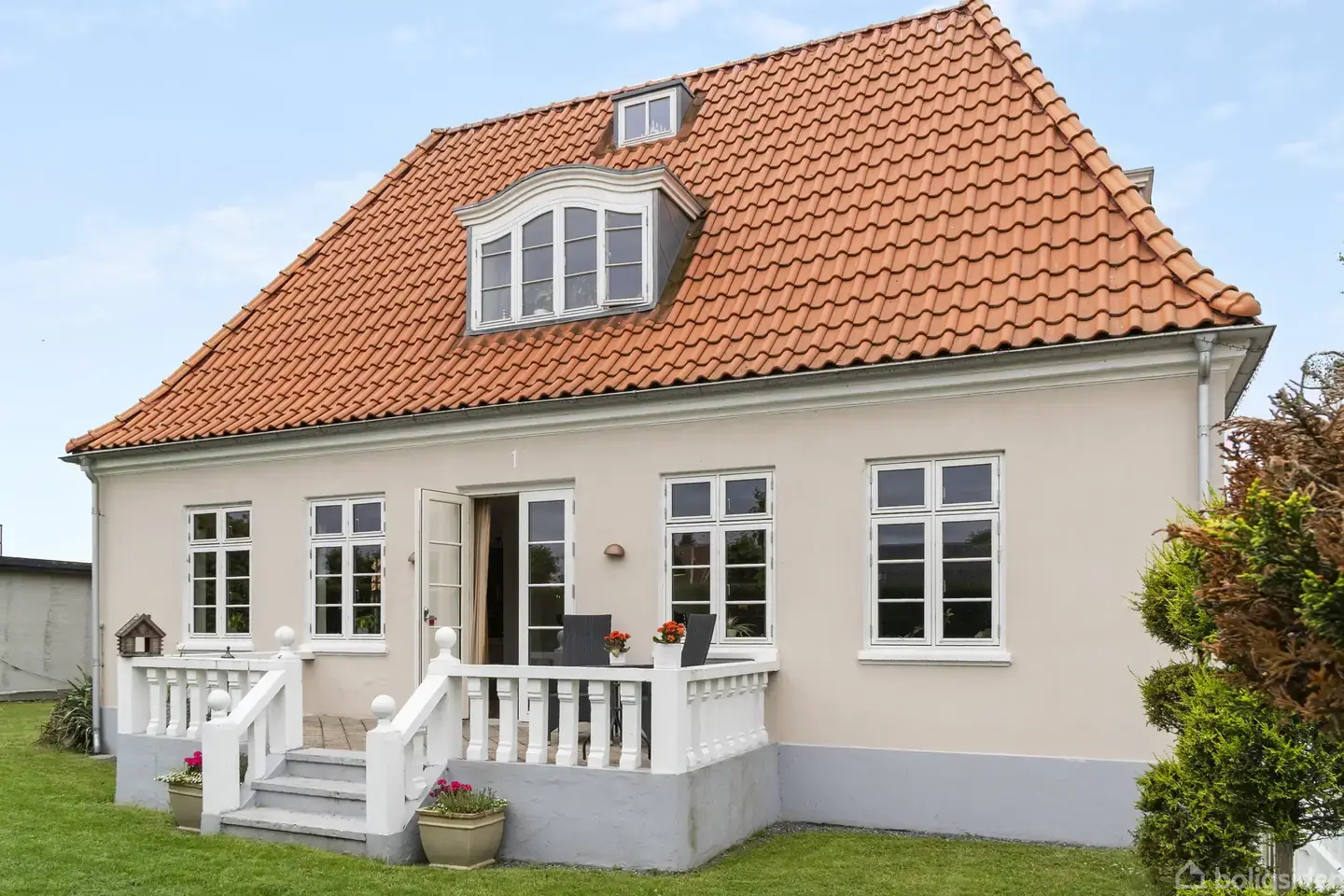 Arkitekttegnet villa med moderne elegance