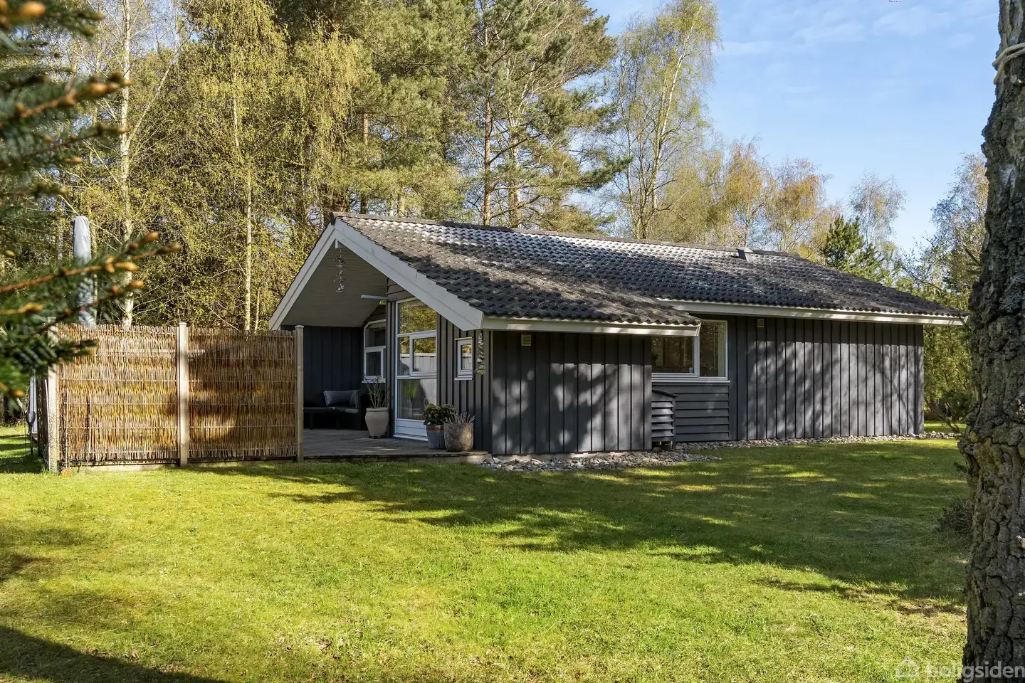 Indbydende sommerhus i naturskønne omgivelser – tæt på vandet - Visning 2