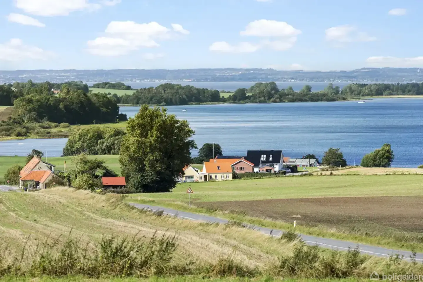 Landsted på enestående beliggenhed med flot udsigt! - Widok 4