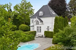 Villa på Dronninggårds Alle 83, 2840 Holte