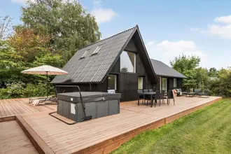 Fritidshus på Midtagervej 16, Dyngby Strand, 8300 Odder