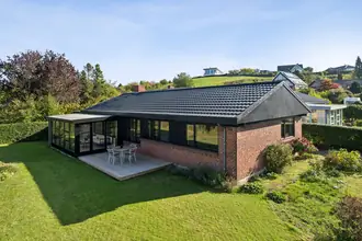 Villa på Slotsparken 6, 8410 Rønde