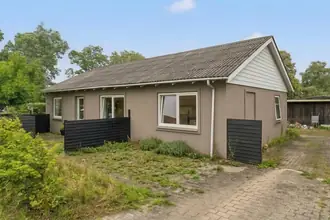 Villa på Skolevangsvej 6, Sall, 8450 Hammel