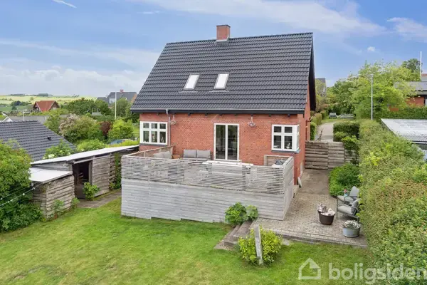 Villa på Solsortevej 3, 8410 Rønde
