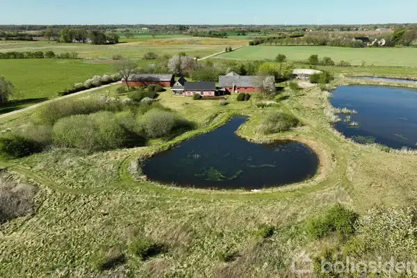Landejendom på Bækkelundvej 4, 6064 Jordrup