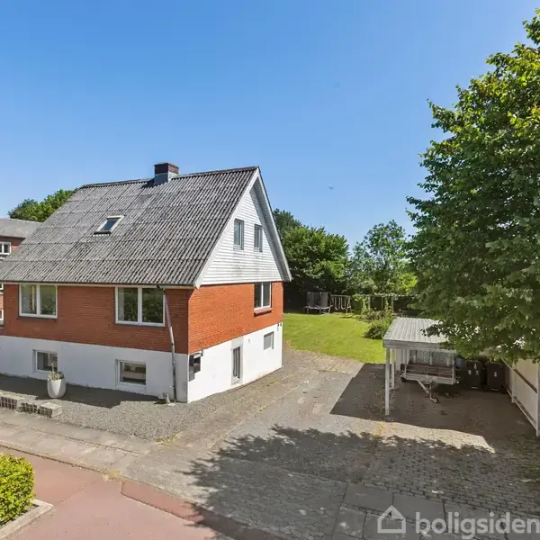 Villa, Storgaden 74, 6052 Viuf