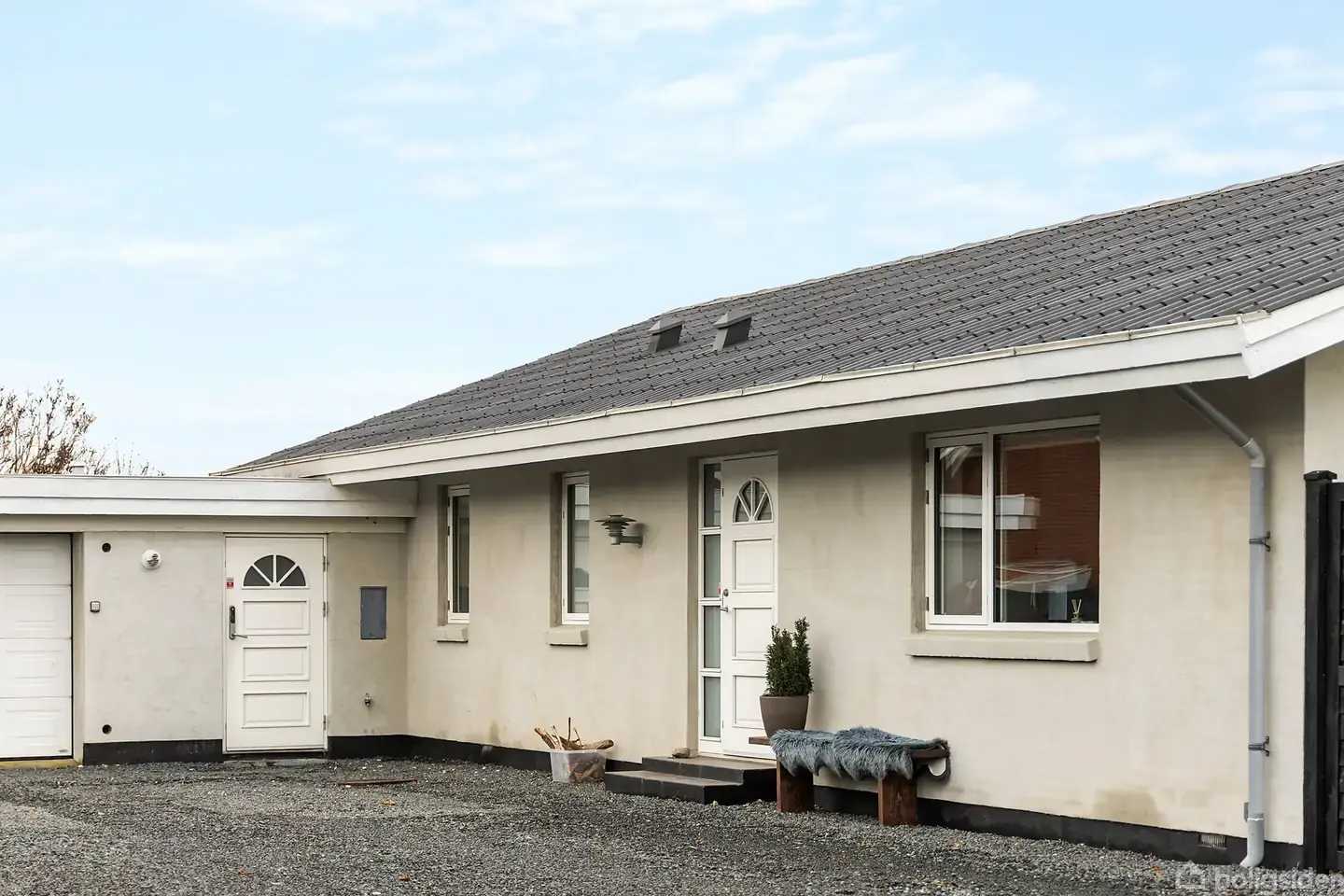 Harmonisk villa i Greve med udsigt til åbne marker og plads til familien