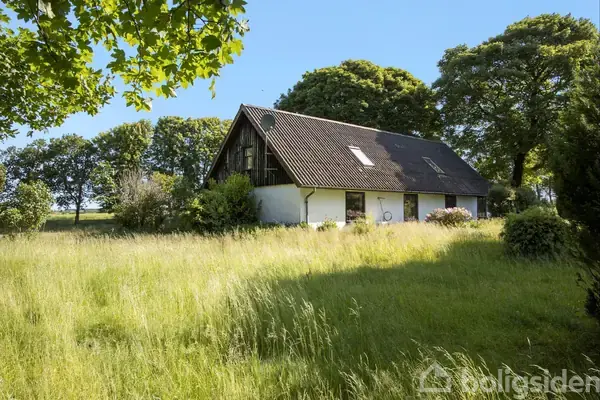 Landejendom på Holtbjergvej 36, 9330 Dronninglund