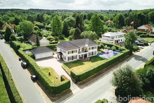 Villa på Dronninggårds Alle 109, 2840 Holte