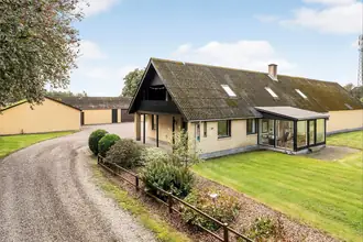 Landejendom på Nymøllevej 151, Farstrup, 9240 Nibe