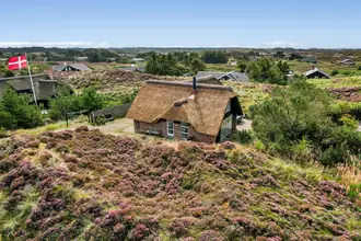 Fritidshus på Hyldebærvej 12, Henne Strand, 6854 Henne