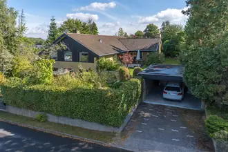 Villa på Rødegårdsvej 1, Hareskov, 3500 Værløse