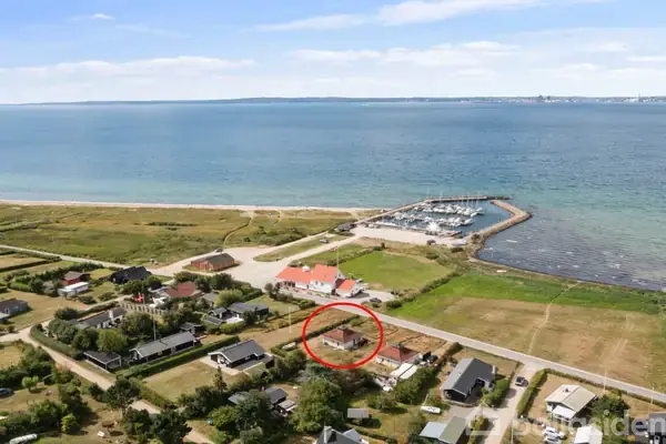 Fritidsbolig på Vestre Strandvej 35, 8420 Knebel