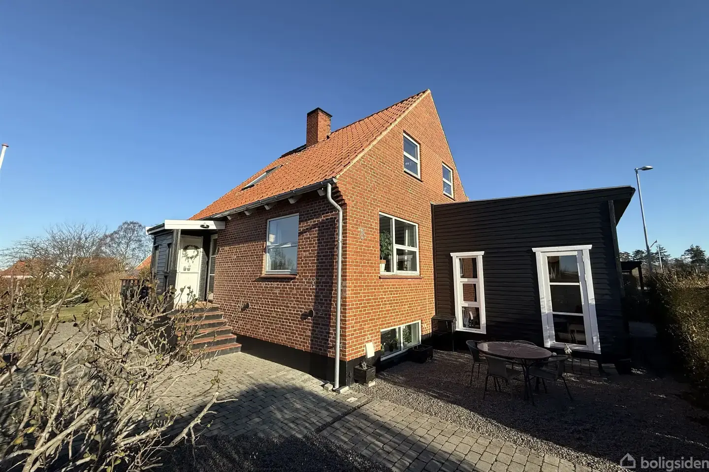 Familievilla med 4 værelser og fantastisk sydvestvendt have - på stille blind vej!