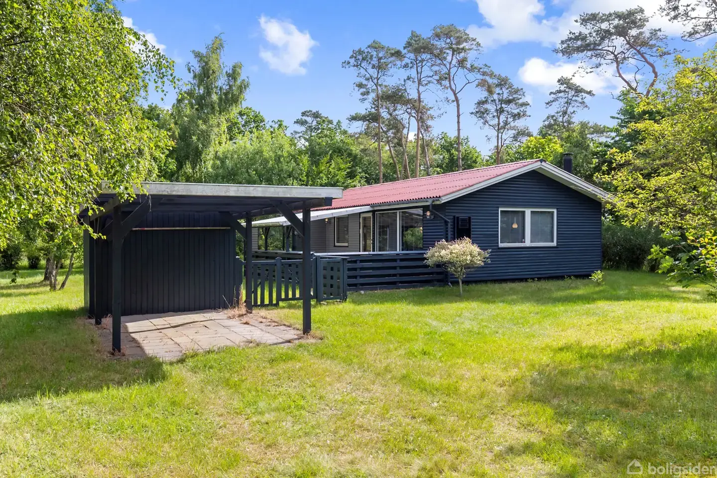 Charmerende fritidshus i roligt område - dit inden sommer! 2 soveværelser.