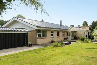 Villa på Skovbakkevej 11, Annisse, 3200 Helsinge