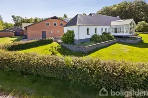 Landejendom på Løvelbrovej 1+3, 8830 Tjele