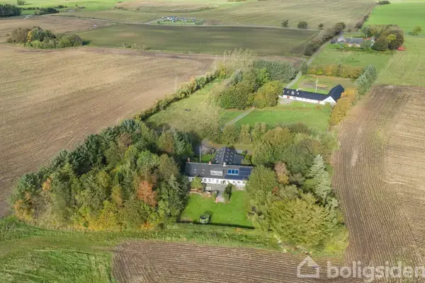 Landejendom på Dalvej 68, 9740 Jerslev J