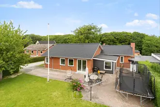 Villa på Karlsbergvej 75, 8940 Randers SV