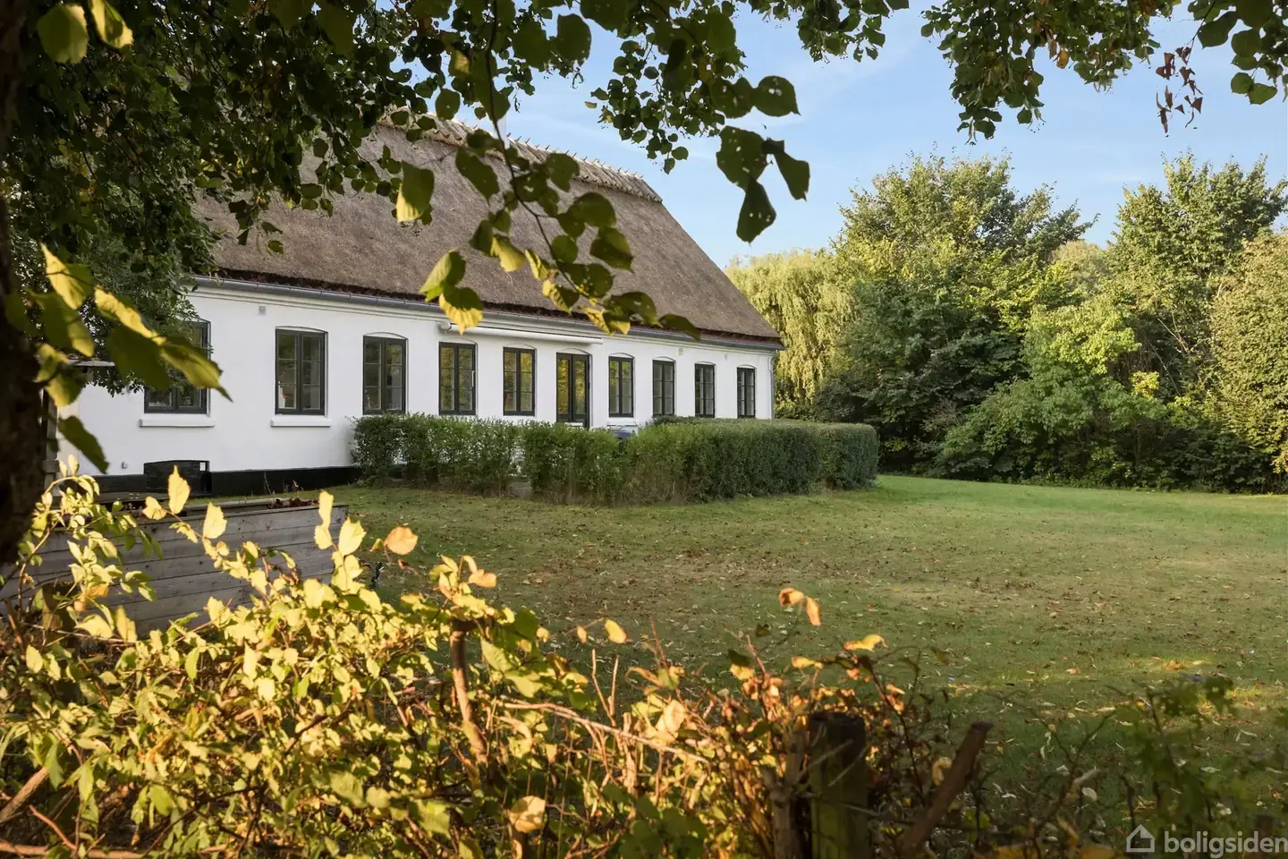 Det utroligt smukke hovedhus til den gamle Enghavegård beliggende midt i den smukke gamle Vallensbæk landsby