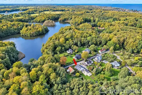 Villa på Hellebækvej 128, 3150 Hellebæk
