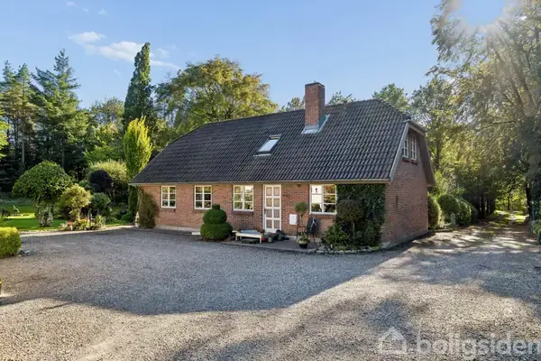 Landejendom på Krybily 6, 7441 Bording