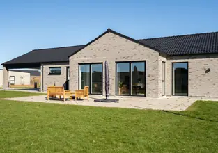 Villa på Plutovænget 12, 6710