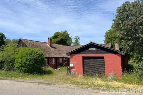 Landejendom på Glasvejen 5, 3720 Aakirkeby
