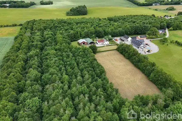 Landejendom på Nissetvej 41, 8600 Silkeborg