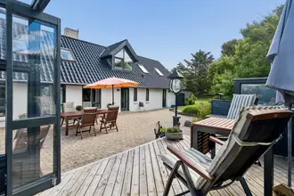 Villa på Toftevej 6, Lyngby, 9480 Løkken