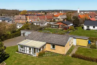 Villa på Svinget 12, Aakirkeby, 3720 Aakirkeby
