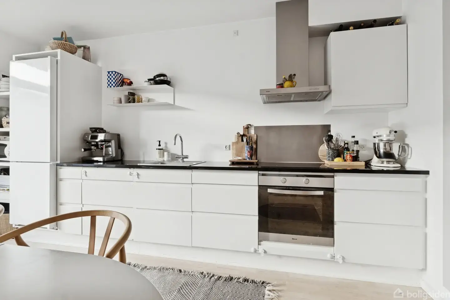 Lys og moderne lejlighed i to plan med stor sydvendt altan og privat garage - Visning 4
