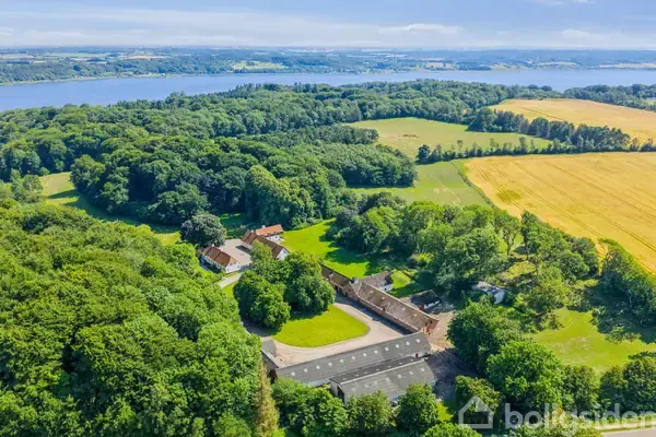 Landejendom på Hobrovej 35, 9560 Hadsund
