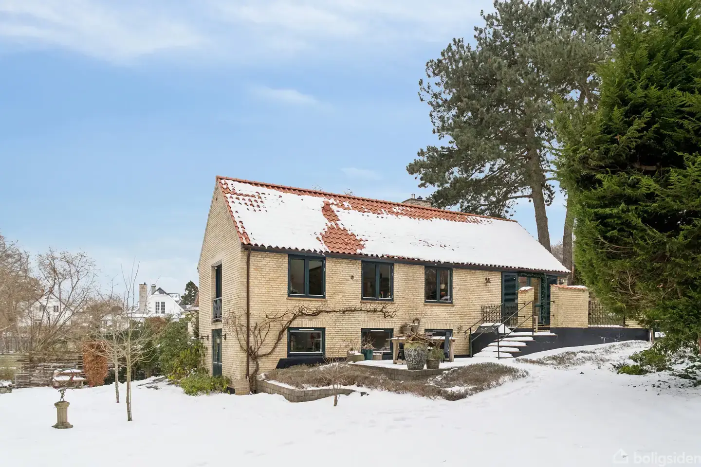 Flot, smagfuld villa med fantastisk beliggenhed