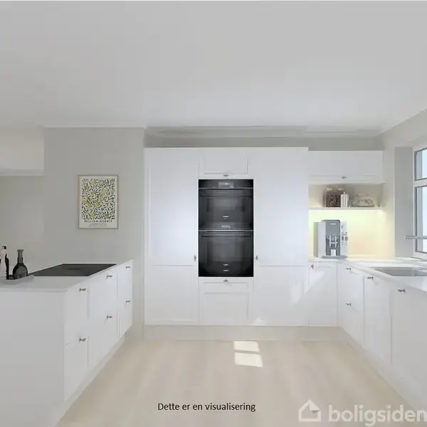 En moderne, hvidt køkken med indbyggede ovne og en kogeø med keramisk kogeplade. Værelse har store vinduer, hvide skabe, træplantegning, og dekoreret væg. Tekst: "Dette er en visualisering".