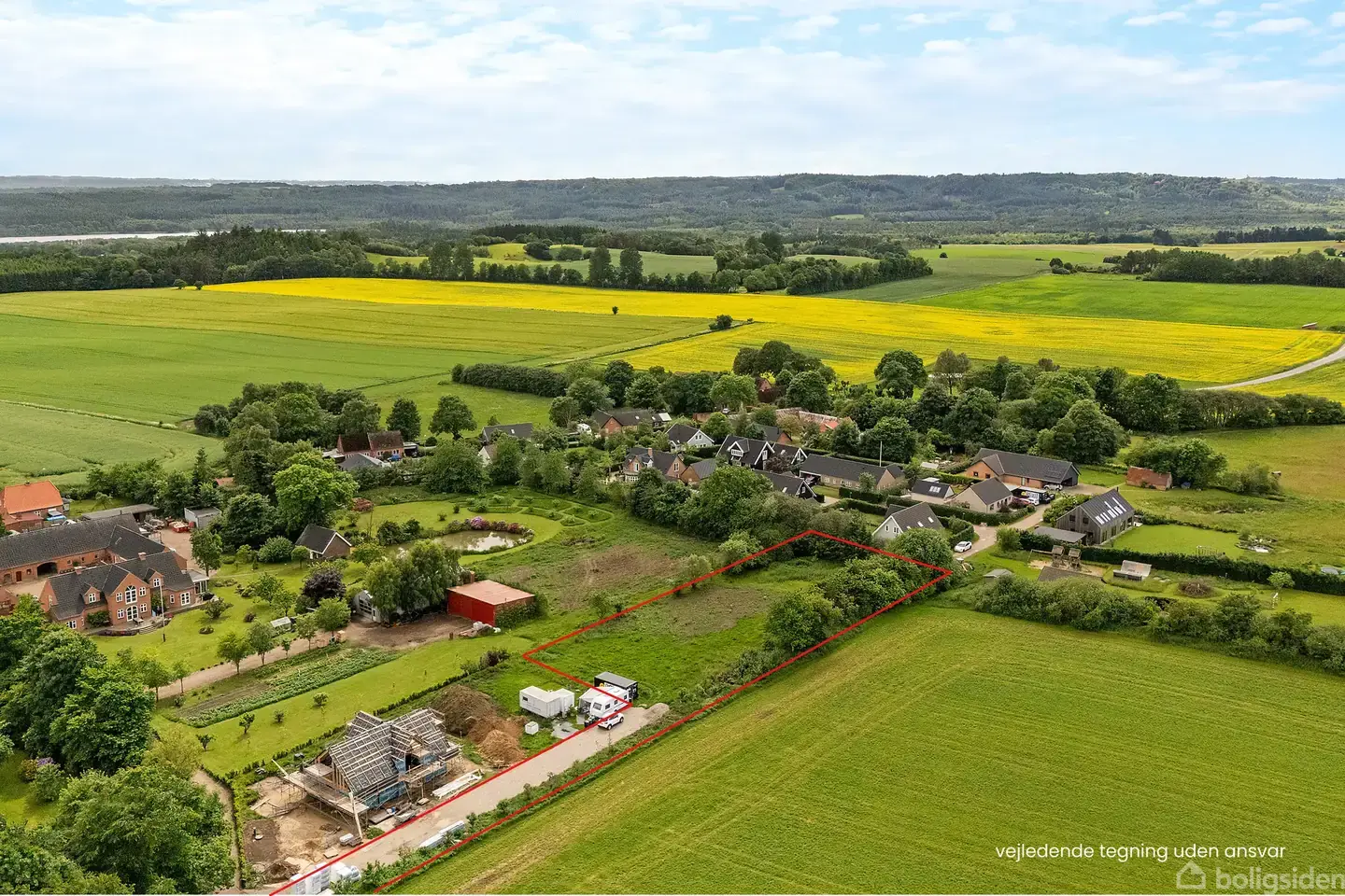 Zeme, 3101 m²