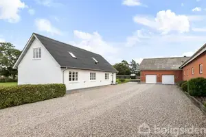Landejendom på Hvorvarpvej 21, 9600 Aars