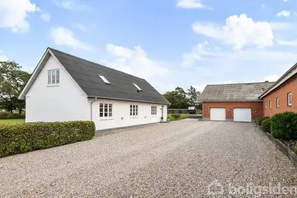 Landejendom på Hvorvarpvej 21, 9600 Aars