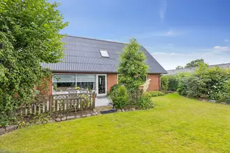 Villa på Bøgevej 15, 8723 Løsning
