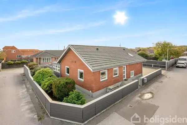 Villa på Lærkevej 1, 6960 Hvide Sande