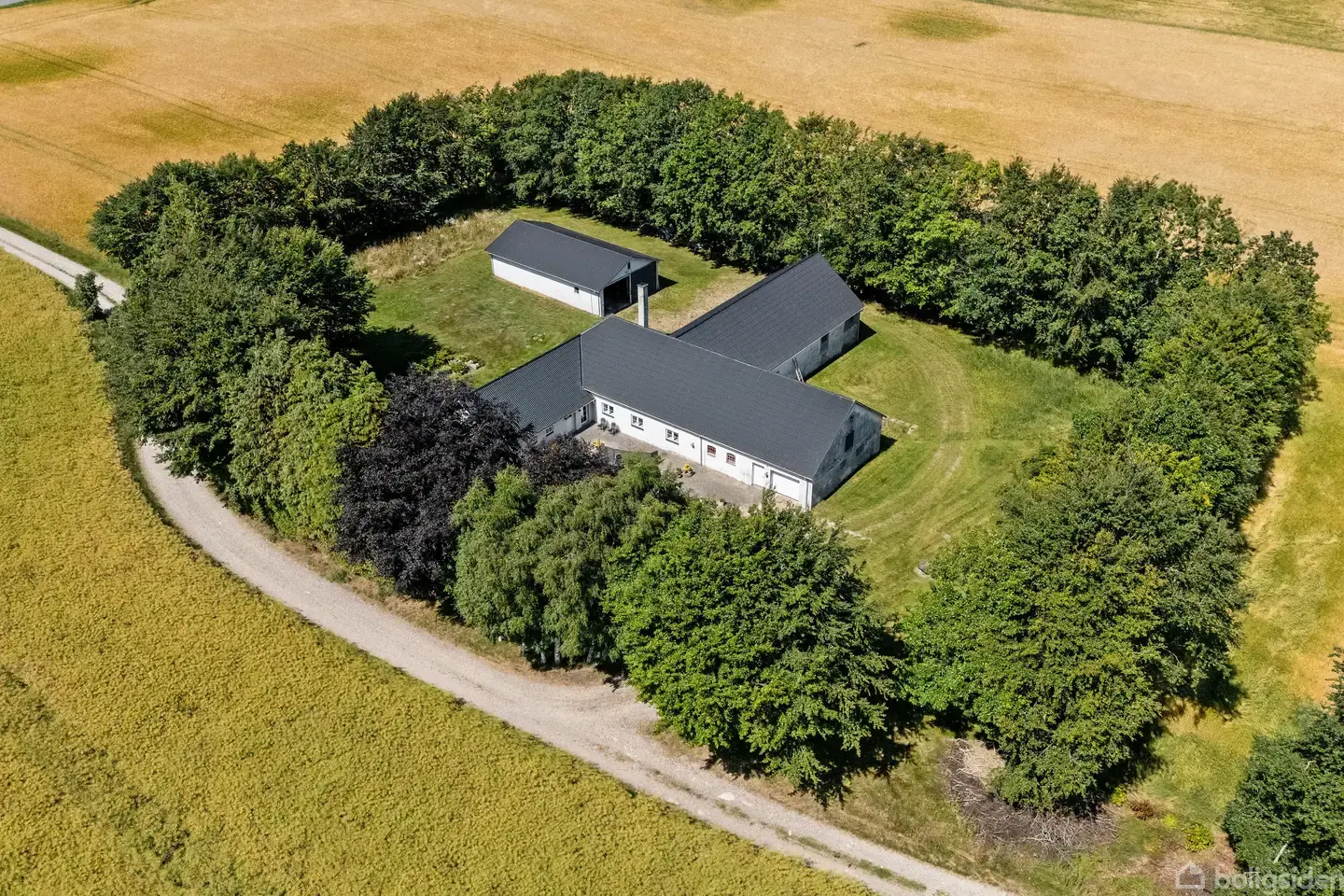 Landejendom på Hvarre Hedevej 9, 9510 Arden