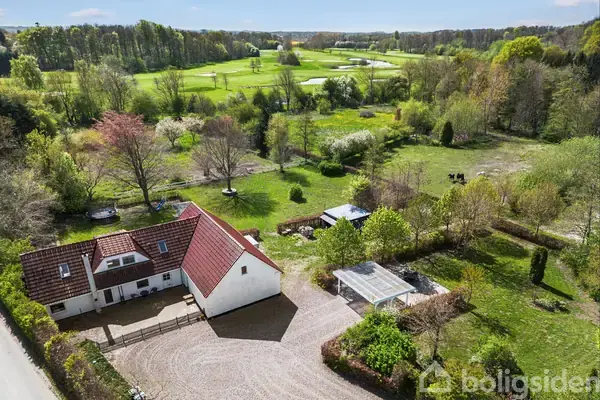 Landejendom på Skovvangsvej 53, 5610 Assens