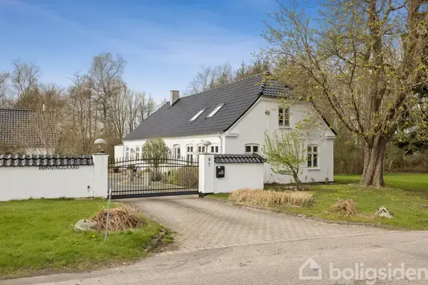 Landejendom på Fiskbækvej 6, 8831 Løgstrup