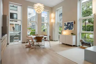 Ejerlejlighed på Robert Jacobsens Vej 8, th., 2300 København S