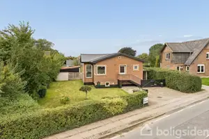 Villa på Frederiksbergvej 40, 8723 Løsning