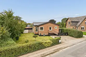 Villa på Frederiksbergvej 40, 8723 Løsning